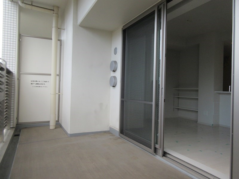 プレミスト靭本町 ベランダ