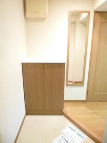 スカイコート本郷東大前壱番館 玄関
