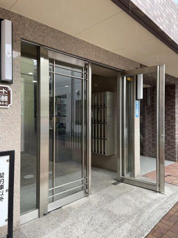 スカイコート本郷東大前壱番館 エントランス