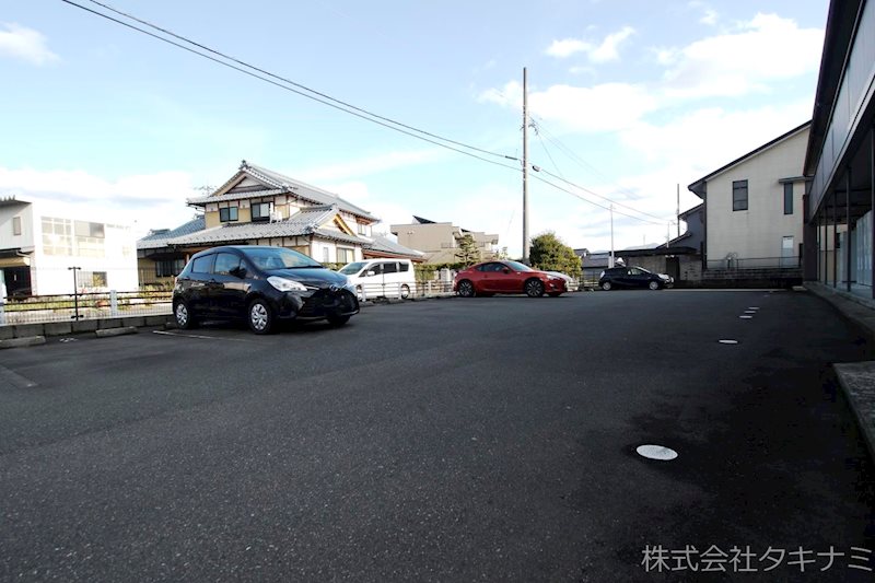 アバンテ 駐車場
