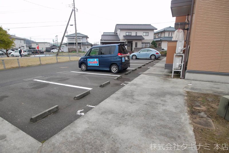 コンフォートヴィレッジ　Ｂ棟 駐車場