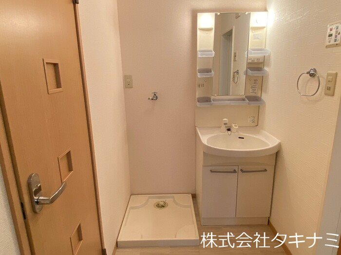 モア・イースト 洗面所