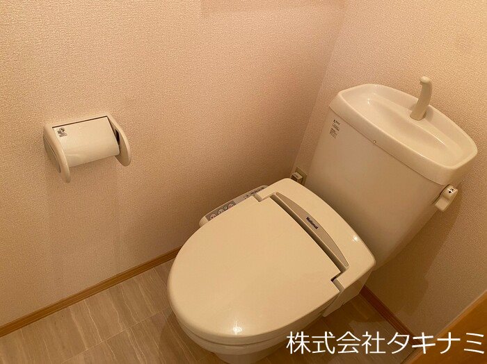 モア・イースト トイレ