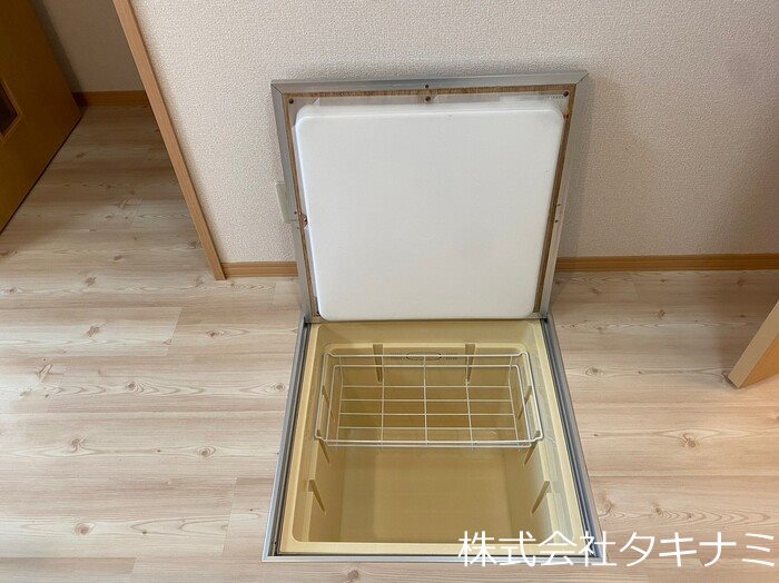モア・イースト 収納