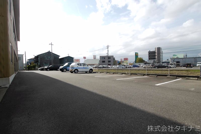 グランデサーナ 駐車場