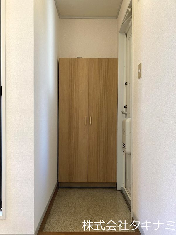コーポかねとも　B棟 玄関