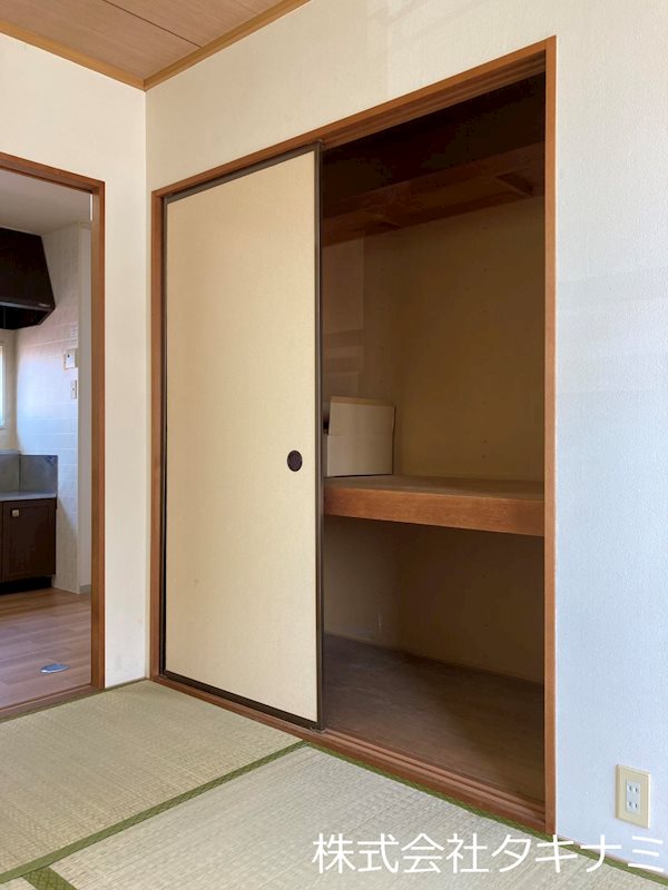 コーポかねとも　B棟 収納