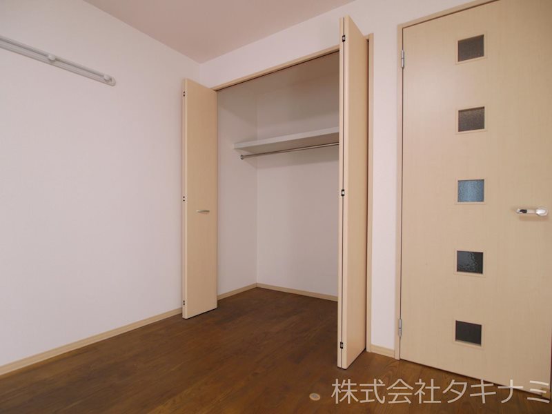 ホワイティ下馬　B 収納