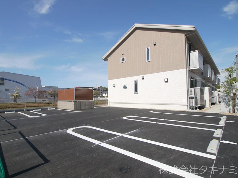 サンティエ若杉 駐車場