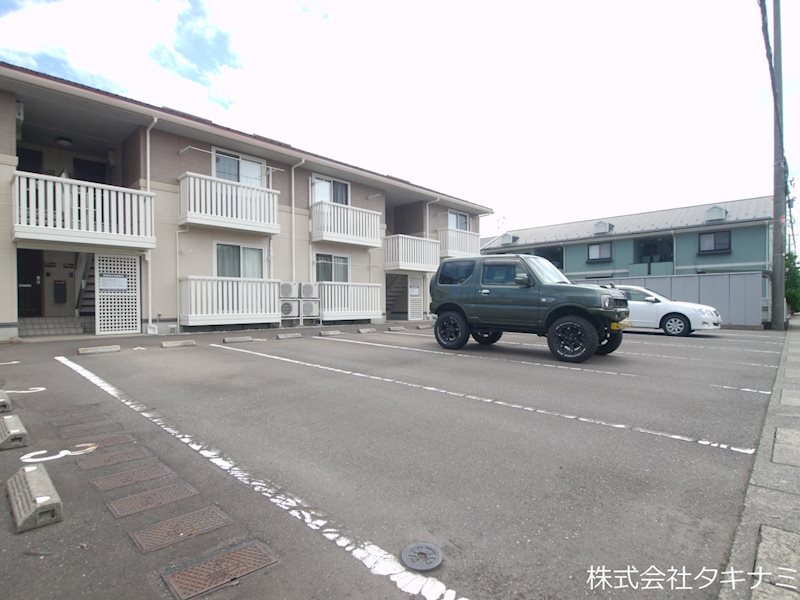 プラシード 駐車場