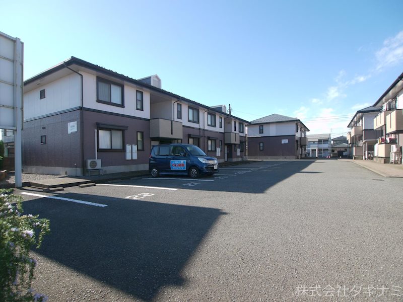 メゾンパークス　C棟 駐車場