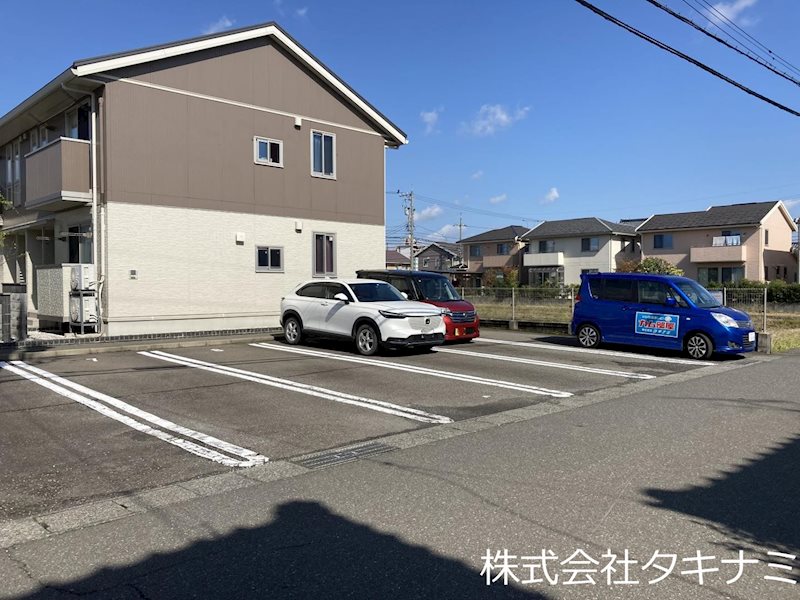 ジャンティ　ファミーユ 駐車場