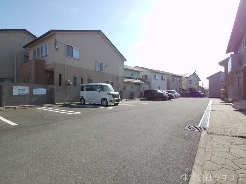 グレースフィーノ　B棟 駐車場