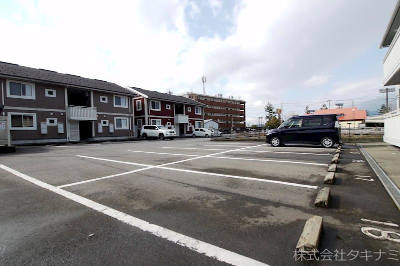 リビングタウン若杉　A棟 駐車場