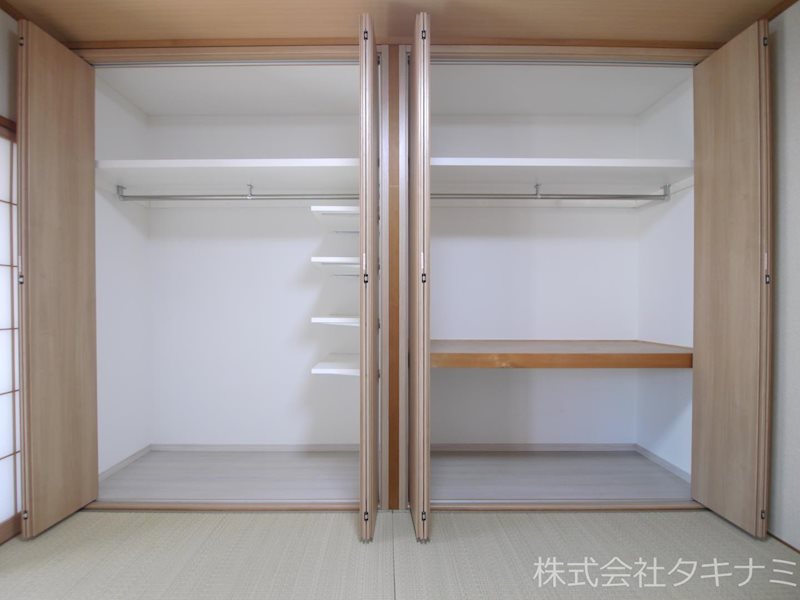 サンテラス松井二の宮 収納