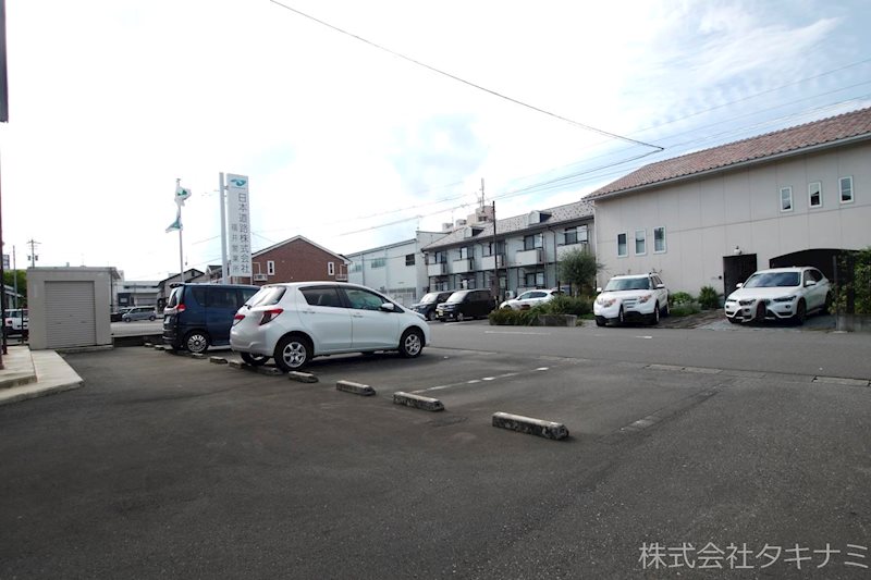 ディールーム和田東 駐車場