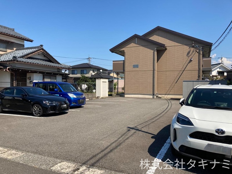 ユートリア 駐車場