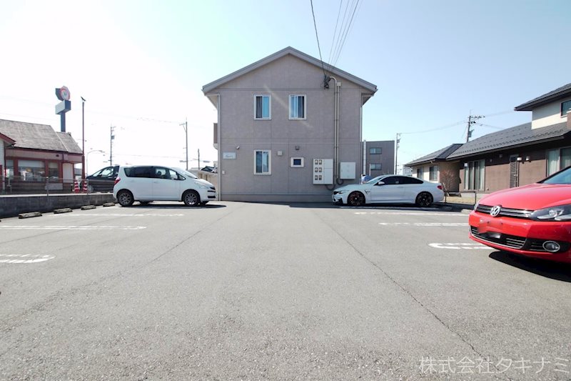 イーストアイ 駐車場
