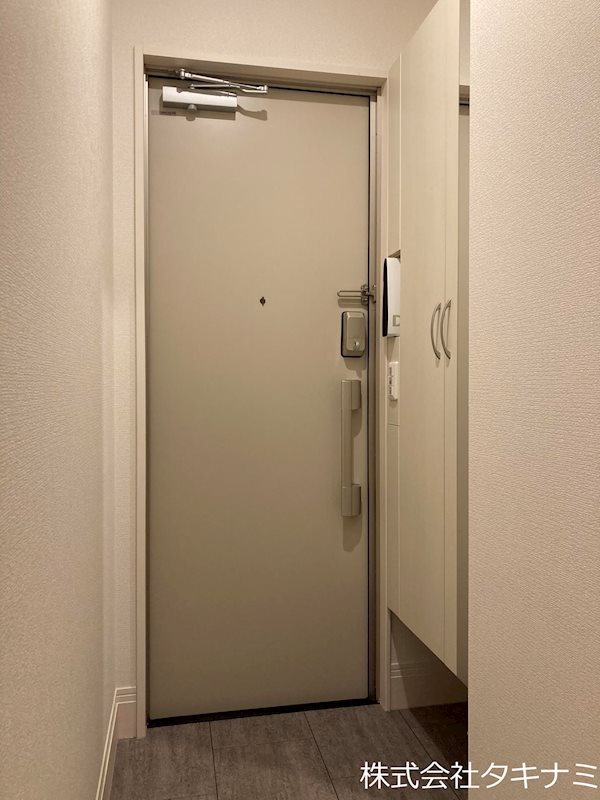 D-ROOM水落町 玄関