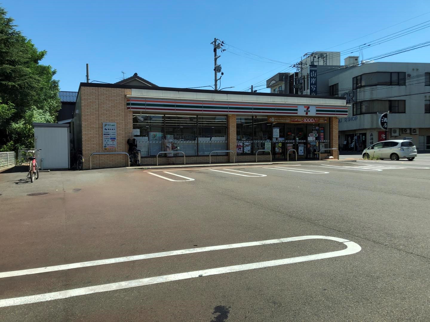 デニッシュ文京 コンビニ