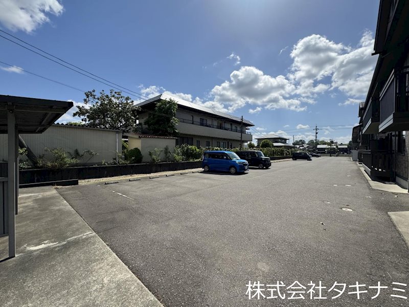 リビングタウン下河端　B 駐車場