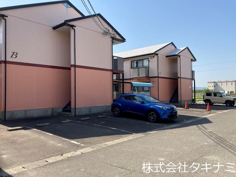 ロイヤルシャトー　B棟 駐車場