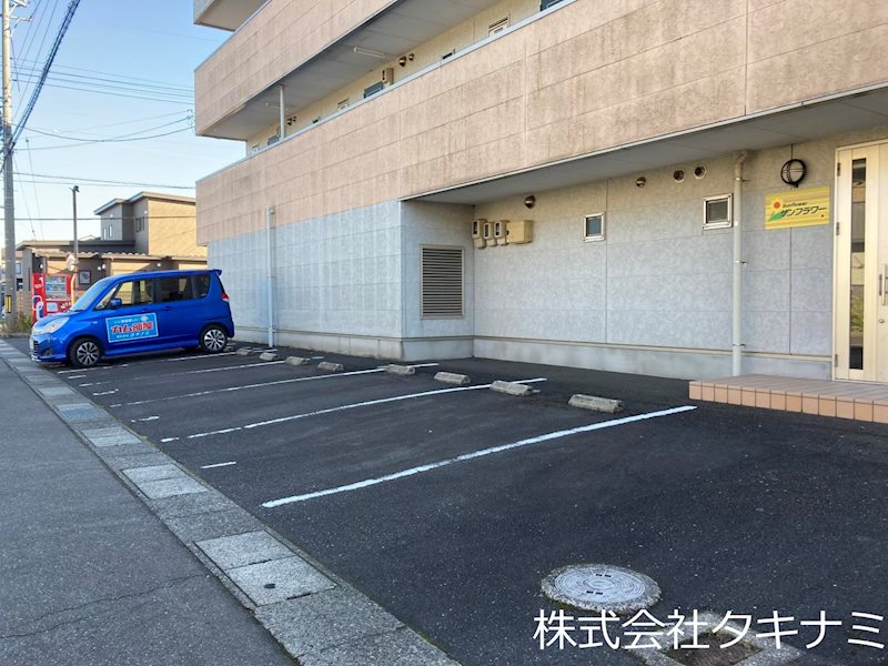 サンフラワー 駐車場