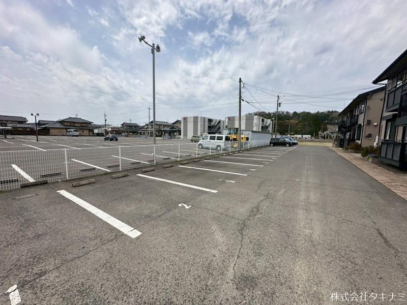 プリエール宮前　B棟 駐車場