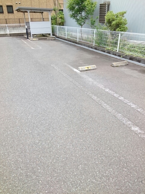 ブリージー　アヴェニュー 駐車場
