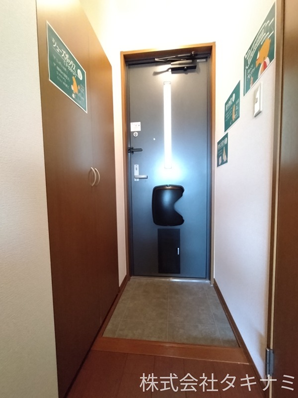 コンフォートヴィレッジ　A棟 玄関