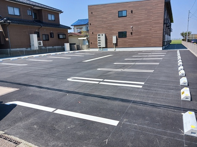 ハーモニー 駐車場