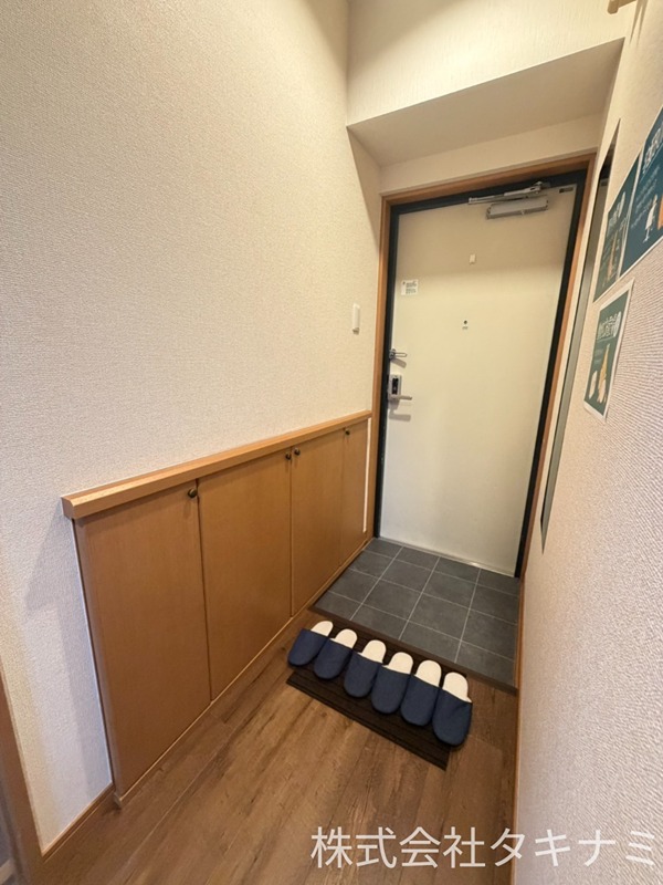 アウスピオーリ 玄関