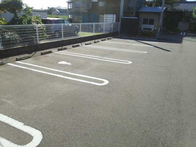 サンリット 駐車場