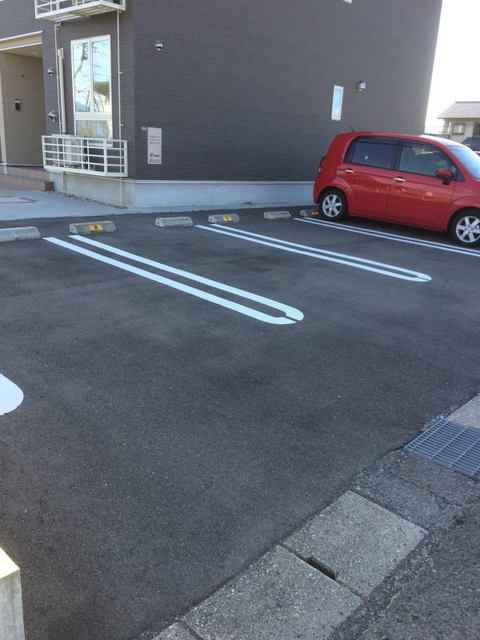 アクア・リヴェール 駐車場