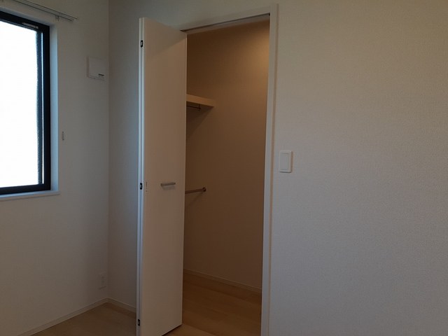 リサイア　Ｂ 収納