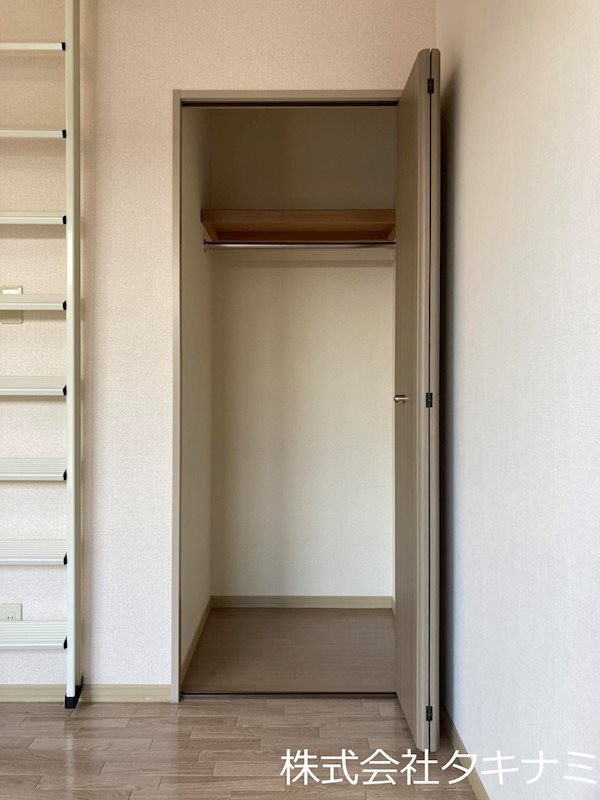 ロイヤルシャトー　A棟 収納