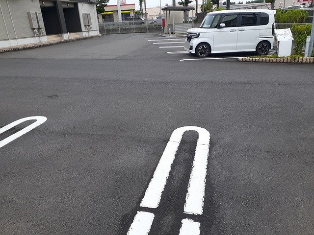 グランドソレーユ　Ⅴ 駐車場