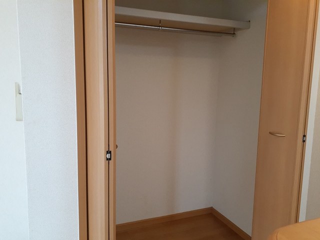 サンハイムＦ 収納