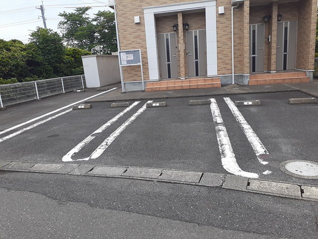 サンハイムＦ 駐車場