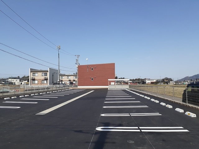 リリィティア 駐車場
