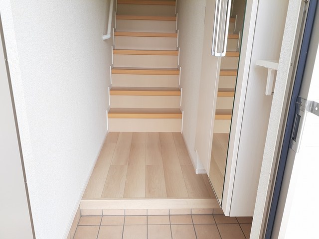 リリィティア 玄関