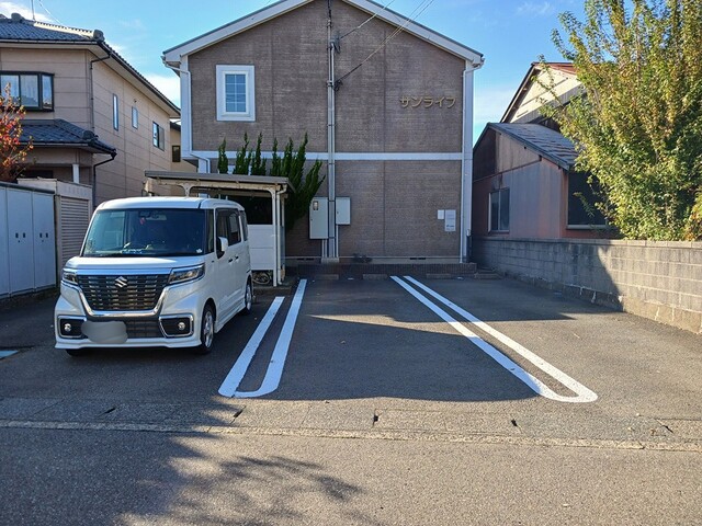 サンライフ 駐車場