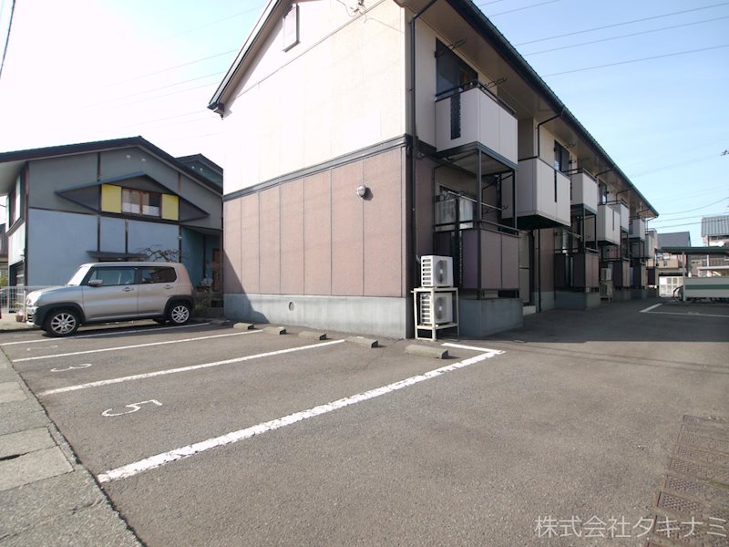 サニーコート聖Ⅲ 駐車場