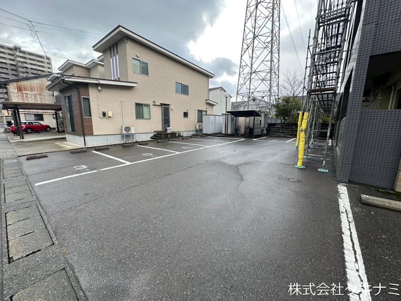 セントラルフェイス 駐車場