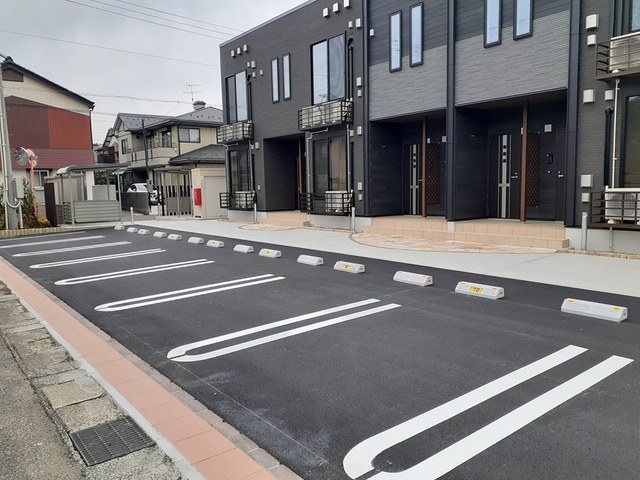 リサイア　Ａ 駐車場