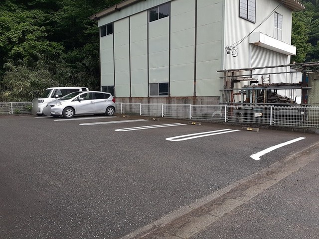 セシル 駐車場