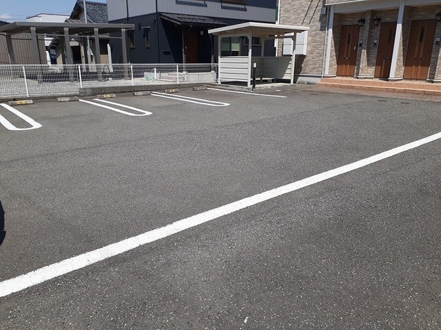 グレイスフル　ガーデン 駐車場