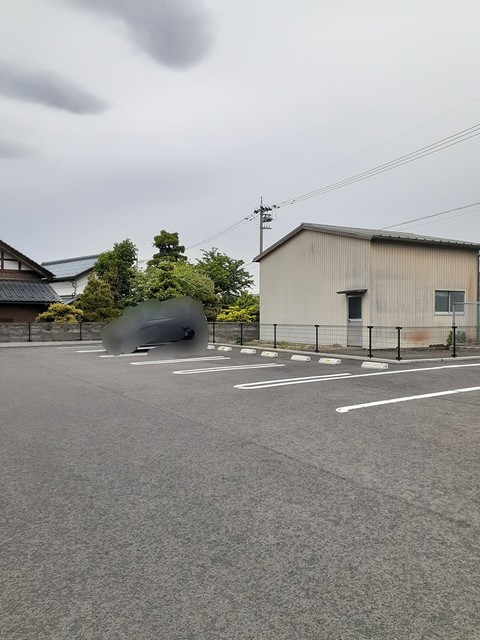 グランブルー 駐車場