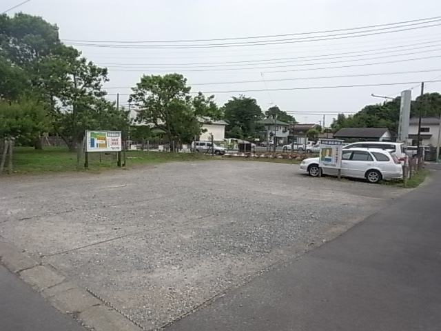 青木医院前駐車場 外観