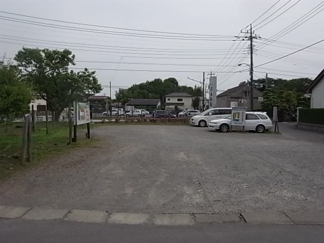 青木医院前駐車場 リビング
